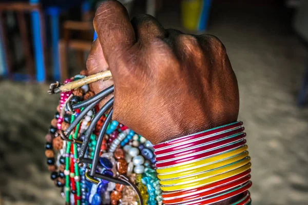 Close Jóias Coloridas Vendidas Praia Sul Índia — Fotografia de Stock