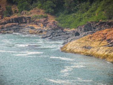 Vahşi kıyı şeridi ve plaj Güney Hindistan'da 