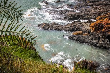 Vahşi kıyı şeridi ve plaj Güney Hindistan'da 