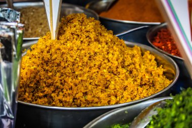 Değişik baharat Hindistan piyasada satılan bir closeup 