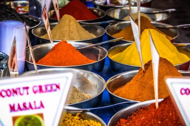 Değişik baharat Hindistan piyasada satılan bir closeup 