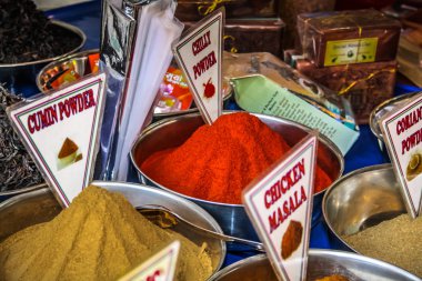 Değişik baharat Hindistan piyasada satılan bir closeup 