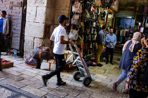 Jerusalém Israel Abril 2018 Vista Pessoas Desconhecidas Andando Portão Damasco — Fotografia de Stock