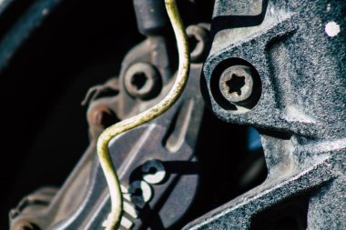 Tel Aviv İsrail, 20 Aralık 2019 Tel Aviv sokaklarına park etmiş bir Bmw motosikletinin yakın çekimi