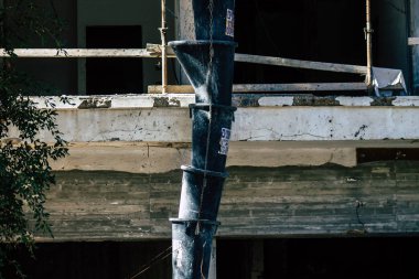 Tel Aviv İsrail 20 Şubat 2020 'de öğleden sonra Tel Aviv' in merkezinde yapım aşamasındaki yeni bir binanın görüntüsü