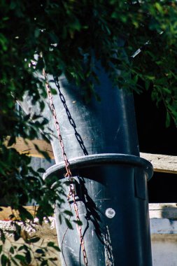 Tel Aviv İsrail 20 Şubat 2020 'de öğleden sonra Tel Aviv' in merkezinde yapım aşamasındaki yeni bir binanın görüntüsü