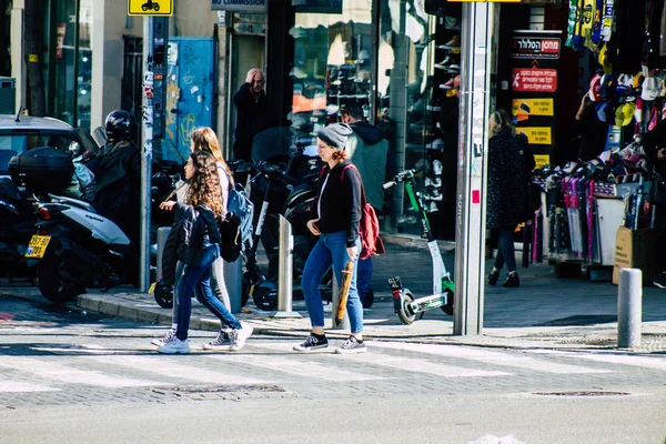 Tel Aviv Israel Febrero 2020 Vista Personas Identificadas Caminando Por — Foto de Stock