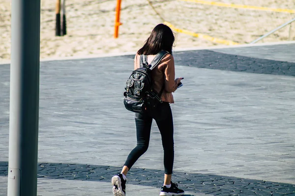 Tel Aviv Israel Fevereiro 2020 Vista Pessoas Não Identificadas Andando — Fotografia de Stock