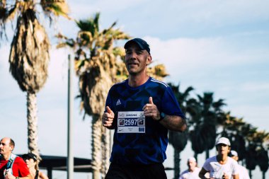 Tel Aviv İsrail 28 Şubat 2020 Sabahleyin Tel Aviv sokaklarında maraton koşan kimliği belirsiz insanların görüntüsü