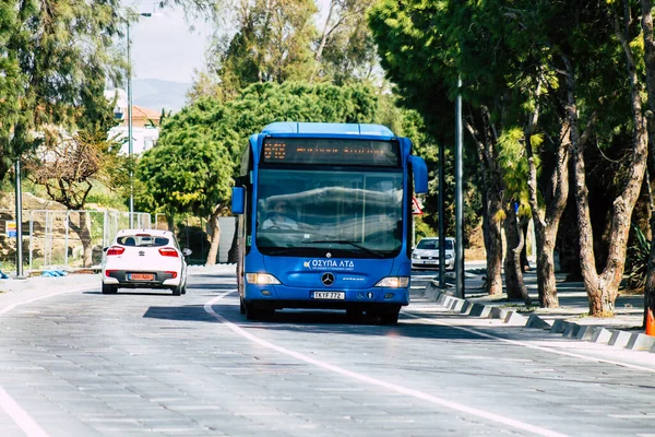 Paphos Cypern Februari 2020 Visa Traditionell Offentlig Buss Rullande Gatorna — Stockfoto