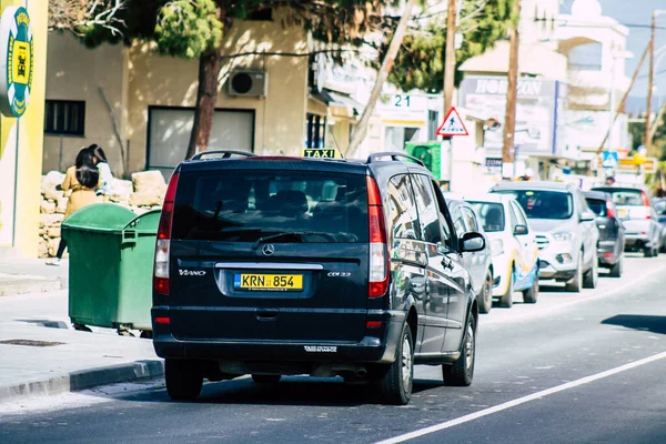 Paphos Chipre Febrero 2020 Vista Taxi Tradicional Rodando Por Las — Foto de Stock