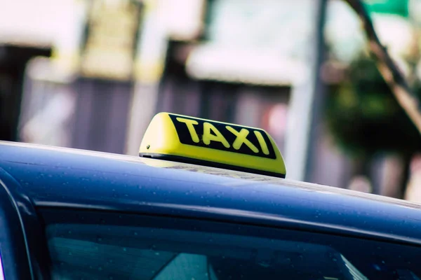 파포스 키프로스 2020 오후에 파포스의 거리에 주차되어 전통적 택시의 — 스톡 사진