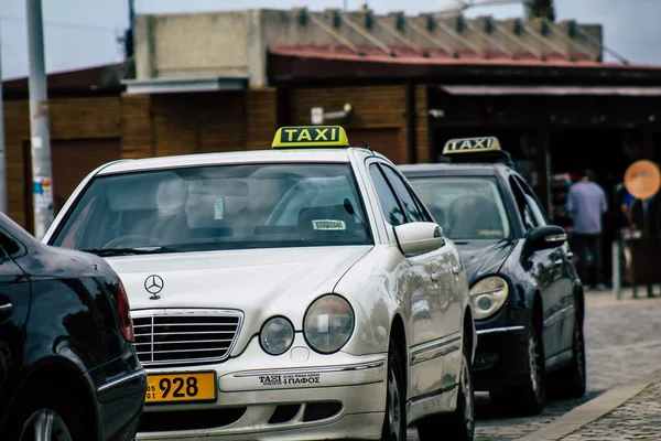 塞浦路斯帕福斯2020年2月29日下午看到一辆传统出租车停在帕福斯大街上 — 图库照片