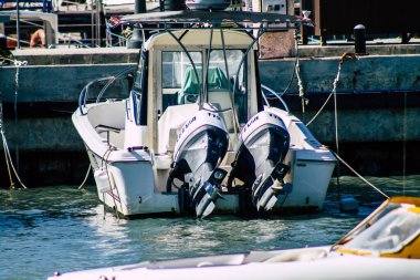 Paphos Kıbrıs Rum Kesimi 01 Mart 2020 Öğleden sonra Paphos limanına demirlemiş teknelerin görüntüsü