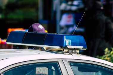 Paphos Kıbrıs Rum Kesimi 01 Mart 2020 Öğleden sonra Paphos sokaklarına park etmiş bir polis aracının görüntüsü