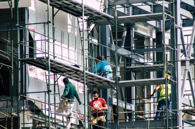 Paphos Kıbrıs Rum Kesimi 03 Mart 2020 'de öğleden sonra Paphos kentinde inşa edilen yeni binanın manzarası