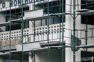 Paphos Kıbrıs Rum Kesimi 03 Mart 2020 'de öğleden sonra Paphos kentinde inşa edilen yeni binanın manzarası