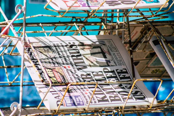 Пафос Кіпр Лютого 2020 Вид Різні Газети Журнали Продаються Вулицях — стокове фото