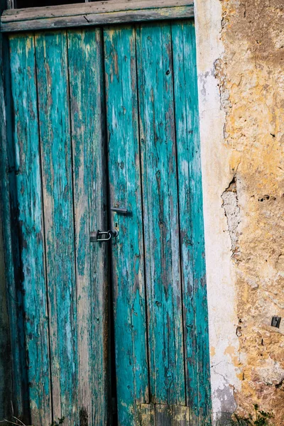 Paphos Chipre Marzo 2020 Vista Una Antigua Casa Abandonada Siendo — Foto de Stock