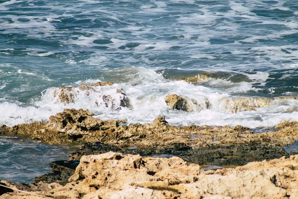 Paphos Chipre Marzo 2020 Vista Personas Identificadas Divirtiéndose Playa Paphos —  Fotos de Stock