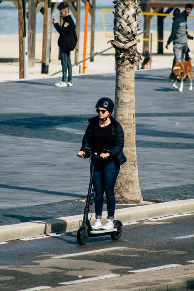 Tel Aviv Israel February 2020 View Unidentified People Rolling Electric — Stock Photo, Image