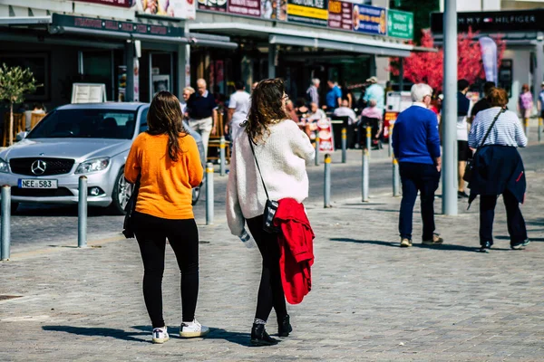 Paphos Kypr Března 2020 Pohled Neidentifikované Turistické Procházky Ulicích Paphosu — Stock fotografie