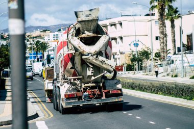 Paphos Kıbrıs Rum Kesimi 06 Mart 2020 Paphos 'taki şantiyeye giden bir kamyonun görüntüsü