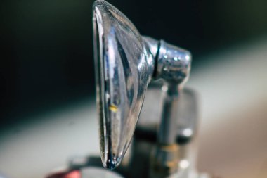 Paphos Kıbrıs Rum Kesimi 09 Mart 2020 'de öğleden sonra Paphos sokaklarına parkedilmiş Yamaha Royal Star manzarası