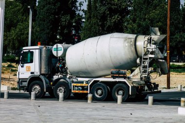 Paphos Kıbrıs Rum Kesimi 10 Mart 2020 Paphos 'taki şantiyeye giden bir kamyonun görüntüsü