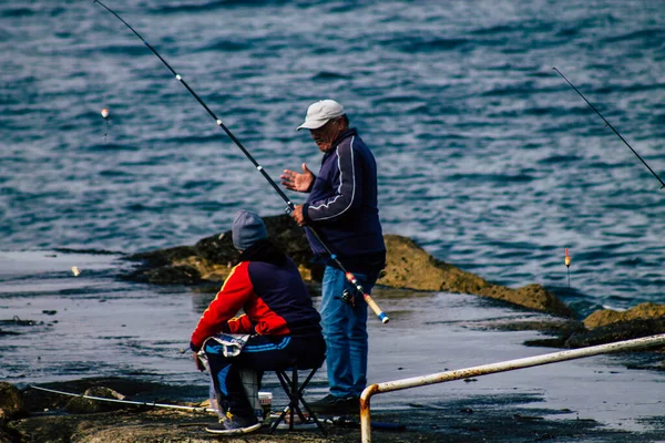 Paphos Chypre Mars 2020 Vue Des Personnes Non Identifiées Pêchant — Photo