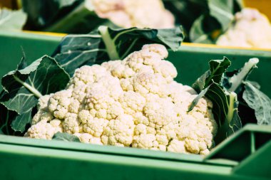 Limasol Kıbrıs Rum Kesimi 14 Mart 2020 Sabahleyin Limasol pazarında satılan çeşitli sebzelerin manzarası