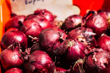 Limasol Kıbrıs Rum Kesimi 14 Mart 2020 Sabahleyin Limasol pazarında satılan çeşitli sebzelerin manzarası