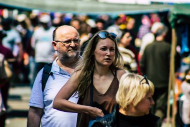 Limasol Kıbrıs Rum Kesimi 14 Mart 2020 Sabahleyin Limasol pazarından kimliği belirsiz bir kişinin alışveriş yaptığı görüntüler