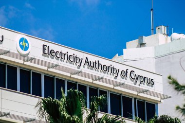 Limasol Kıbrıs Rum Kesimi 16 Mart 2020 Öğleden sonra Limasol sokaklarında bir binanın cephesinin görüntüsü