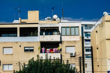 Limasol Kıbrıs Rum Kesimi 16 Mart 2020 Öğleden sonra Limasol sokaklarında bir binanın cephesinin görüntüsü