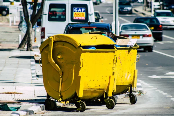 Limassol Cyprus Maart 2020 Sluiting Van Een Vuilnisbak Straten Van — Stockfoto