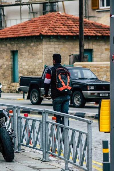 Лимассол Кипр Марта 2020 Вид Неопознанных Людей Электрическом Скутере Улицах — стоковое фото