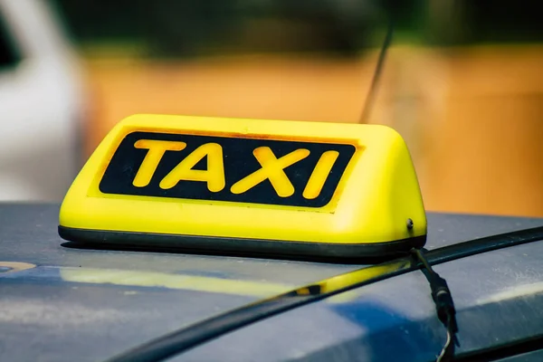 Limassol Cipro Marzo 2020 Veduta Tradizionale Taxi Cipriota Che Rotola — Foto Stock