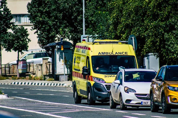 Limassol Chipre Marzo 2020 Vista Una Ambulancia Chipriota Tradicional Rodando —  Fotos de Stock