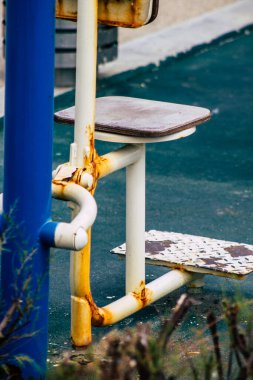 Limasol Kıbrıs Rum Kesimi 20 Mart 2020 Limasol kentinde Coronavirus salgını nedeniyle kamu spor tesislerine bakmaktadır.