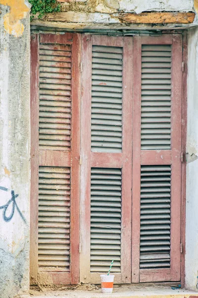 Limassol Chipre Marzo 2020 Vista Una Antigua Casa Abandonada Siendo — Foto de Stock