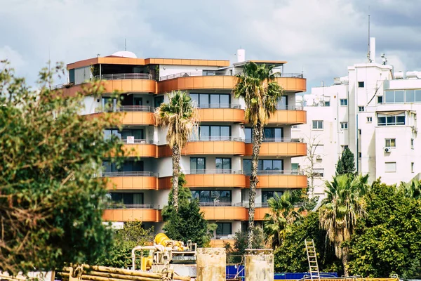 Limassol Chipre Marzo 2020 Vista Una Fachada Edificio Moderno Las —  Fotos de Stock