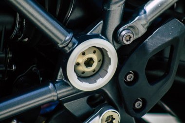 Limasol Kıbrıs Rum Kesimi 24 Mart 2020 Kıbrıs Rum Kesimi 'nde Limasol adasının sokaklarına park edilmiş bir BMW motosiklet görüntüsü