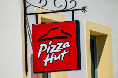 Limasol Kıbrıs Rum Kesimi 24 Mart 2020 Kıbrıs Rum Kesimi 'nde Limasol sokaklarında ticari bir tabela