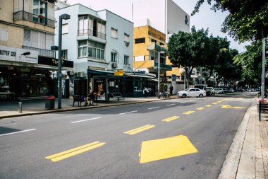 Tel Aviv İsrail 27 Mart 2020 'de Tel Aviv' in boş caddelerinin görüntüsü, çünkü koronavirüsün yayılmasını önlemek için nüfusun karantinaya alınması