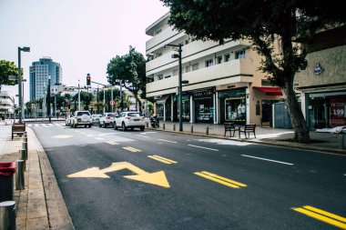 Tel Aviv İsrail 27 Mart 2020 'de Tel Aviv' in boş caddelerinin görüntüsü, çünkü koronavirüsün yayılmasını önlemek için nüfusun karantinaya alınması