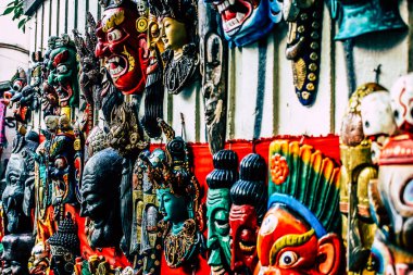 Kathmandu Nepal Eylül 01, 2018 Kathmandu sokaklarında satılan dekoratif nesnelerin kapatılması