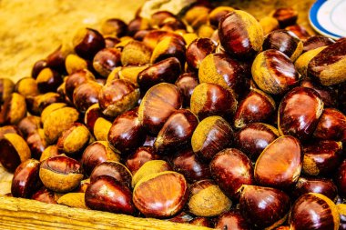 Kudüs İsrail, 18 Ağustos 2018 Mahane Yehuda Pazarı 'nda satılan çeşitli sebzelerin yakın çekimi, Shuk olarak da bilinir, Kudüs' te bir pazar yeri ve Orta Doğu 'nun en ünlülerinden biridir.