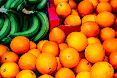 Kudüs İsrail, 18 Ağustos 2018 Mahane Yehuda Pazarı 'nda satılan çeşitli meyvelerin yakın çekimi, Shuk olarak da bilinir, Kudüs' te bir pazar yeri ve Orta Doğu 'nun en ünlülerinden biridir.