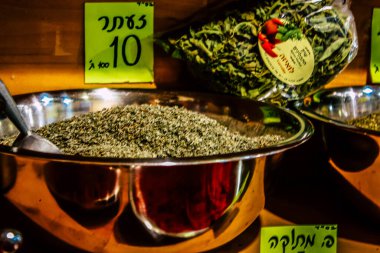 Kudüs İsrail, 18 Ağustos 2018 Mahane Yehuda Pazarı 'nda satılan çeşitli baharatların yakın çekimi, Shuk olarak da bilinir, Kudüs' te bir pazar yeri ve Orta Doğu 'nun en ünlülerinden biridir.